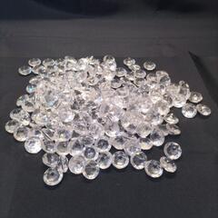 ダイヤモンドの飾り　プラスチック製　150個以上
