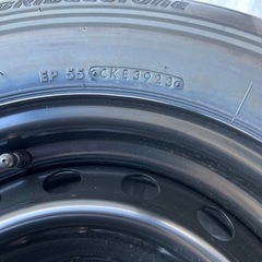 ハイエース　純正タイヤ　４本　195/80R15  新品ホイール付き