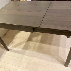 IKEA 拡張式ダイニングテーブル