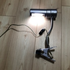 クリップ付きの蛍光ランプ　2005年東芝製