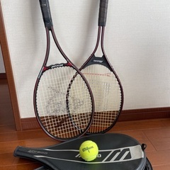 テニスラケット　テニスボール