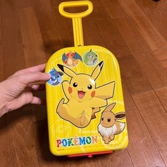 ピカチュウ　ポケモン　スーツケース型ケース