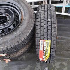 未使用スタッドレス200ハイエース