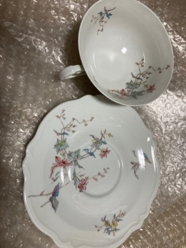 １６点　破格の値段\nフランス　リモージュ　カップ＆ソーサー