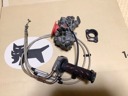 FCR33  キャブレター　売れました