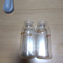 哺乳瓶（ガラス製、ピジョン母乳実感）2本
