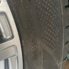 令和3年のエルグランドにつけてました。