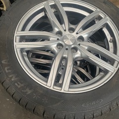 令和3年のエルグランドにつけてました。