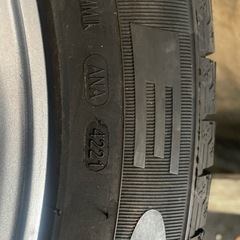 令和3年のエルグランドにつけてました。