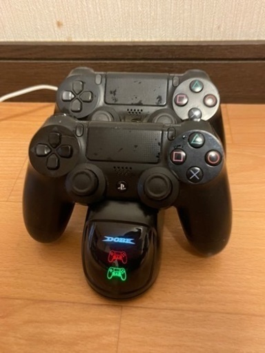 プレステ4本体＋コントローラー充電器付き！格安❗️