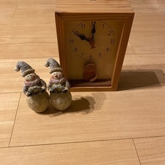 時計、置物×2