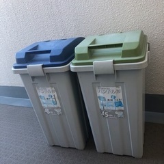 大型ゴミ箱（４５リットル）２個