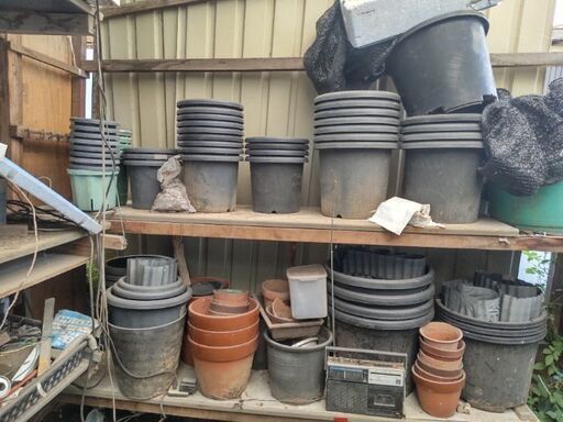 【取り引き中】植木鉢、鉢底石、赤玉土、鹿沼土