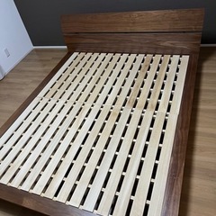 受け渡し決定】カーサヒルズ ベッドフレーム クイーン ローベット