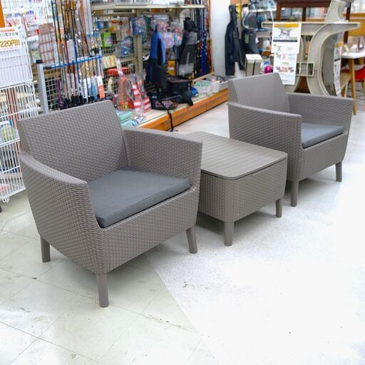 ガーデンチェア・収納付きテーブル3点セット　リユース品