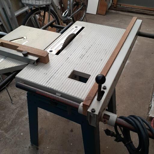 マキタの電動丸ノコ盤(完動品)