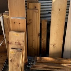 【ネット決済】【取引中】2x4のつっぱり棚板など木材