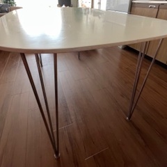 【無料】ダイニングテーブル　テーブル　北欧　白いテーブル