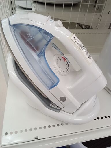 ★ジモティ割あり★ HITACHI コードレススチームアイロン CHI-M701  16年製 動作確認／クリーニング済み TC664