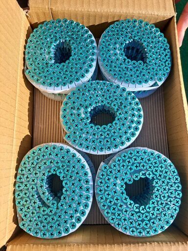 ボードビス32mm×11箱(新品)箱に凹み等あり