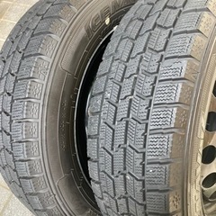 新しいタイヤ アクア 2022年製 バリ溝 175-65-15 スタッドレスタイヤ グッドイヤー ポルテ スペイド ヴィッツ カローラ