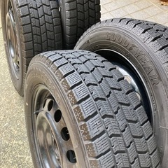 新しいタイヤ アクア 2022年製 バリ溝 175-65-15 スタッドレスタイヤ グッドイヤー ポルテ スペイド ヴィッツ カローラ