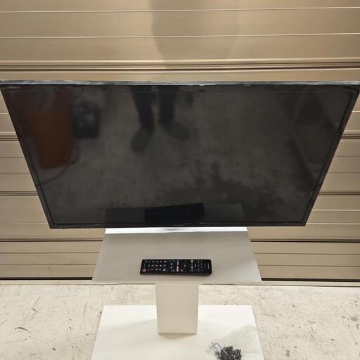 美品 動作品 液晶テレビ32V型　シャープ LC-32H30（2015年製）リモコン B-CAS付属 テレビ台付き