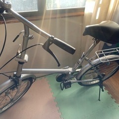 折り畳み自転車　前輪パンク