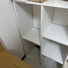 無料白い本棚