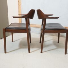 CONDE HOUSE(カンディハウス)のWINGLUX(ウイングラックス) ウォールナット材 サイドチェア 2脚セット。体に馴染む背のカーブと優美な曲線を描くセミアームが特徴的なダイニングチェア。DL214
