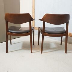 CONDE HOUSE(カンディハウス)のWINGLUX(ウイングラックス) ウォールナット材 サイドチェア 2脚セット。体に馴染む背のカーブと優美な曲線を描くセミアームが特徴的なダイニングチェア。DL214