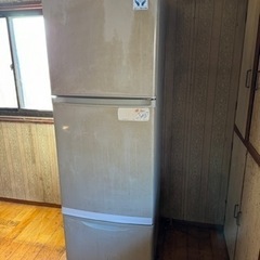 🔳決定　冷蔵庫　リサイクル料一部3000円付とオマケ付　動作確認済