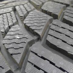 最終値下げ ﾗﾝｸﾙ300 265/65R18 中古ｽﾀｯﾄﾞﾚｽ・ﾎｲｰﾙｾｯﾄ 美品 4本長羽織