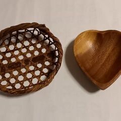 アクセサリー·お菓子入れ◾木製ハート形　竹かご持ち手付き◾