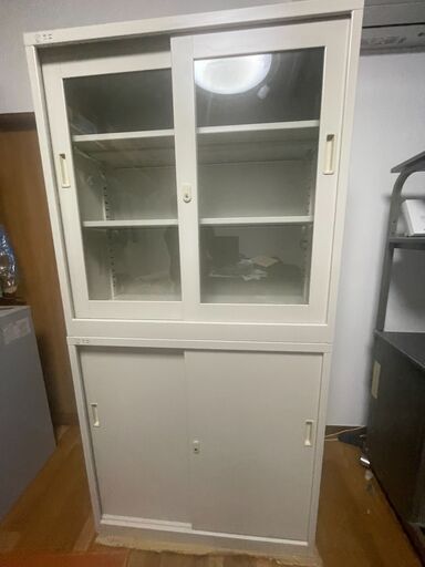 書庫     上下セット   鍵付き       幅880x奥行400x高さ1760mm  事務用品  中古
