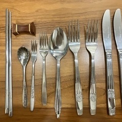 ナイフ、フォーク、スプーン、箸など