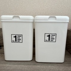 【0円】ダイソー　ミニサイズ　フタ付きゴミ箱　2個セット　100均
