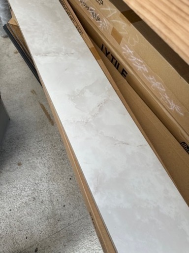 新品フロアタイル　大理石　パナソニック