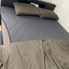 セミダブルフレーム‼︎マットレス、シーツ、枕付き‼️