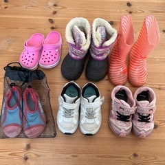 crocs 
長靴　スニーカー　サンダル6セット