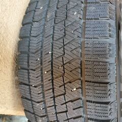 スタッドレスタイヤ（BS VRX2-225/55R18）とホイール4本セット