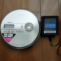 SONY CD WALKMAN D-NE241（純正アダプタ付き）