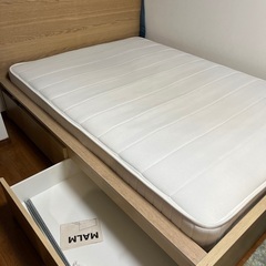 IKEA ダブルベッド　収納ボックス2個付き　ベッドフレーム