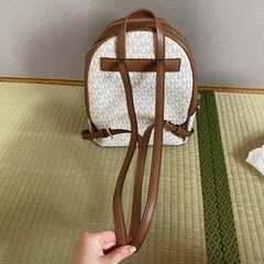 1度のみ使用 MICHAEL KORS バックパック アディナ ③
