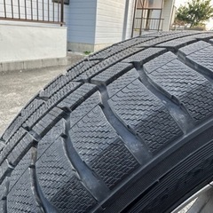 スタッドレスタイヤ　235/55/18