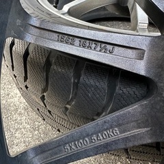 スタッドレスタイヤ　235/55/18