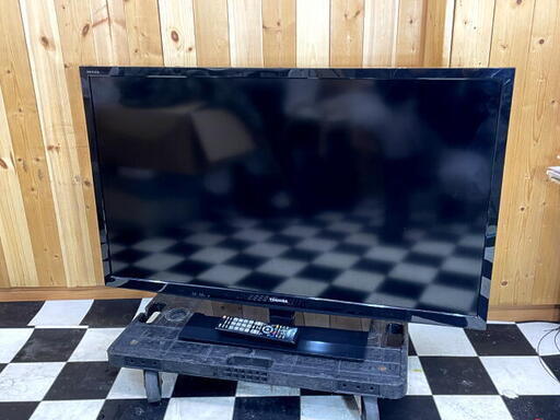 TOSHIBA　REGZA 液晶テレビ　40B3 2011年製　40V　住まい　リビング