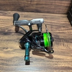 美品 ダイワ 21エメラルダスAIR FC LT2500S-DH