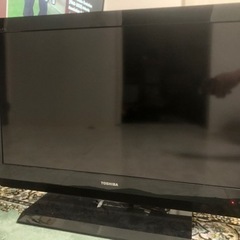 YOSHIBA32インチ液晶テレビ地デジカード付き