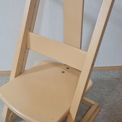 オカムラ　子供用　学習椅子　ピエルナ　高さ調整可能